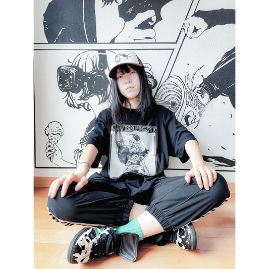 ぷるぷるパンク x overprint コラボTシャツ (BLACK/APRICOT)