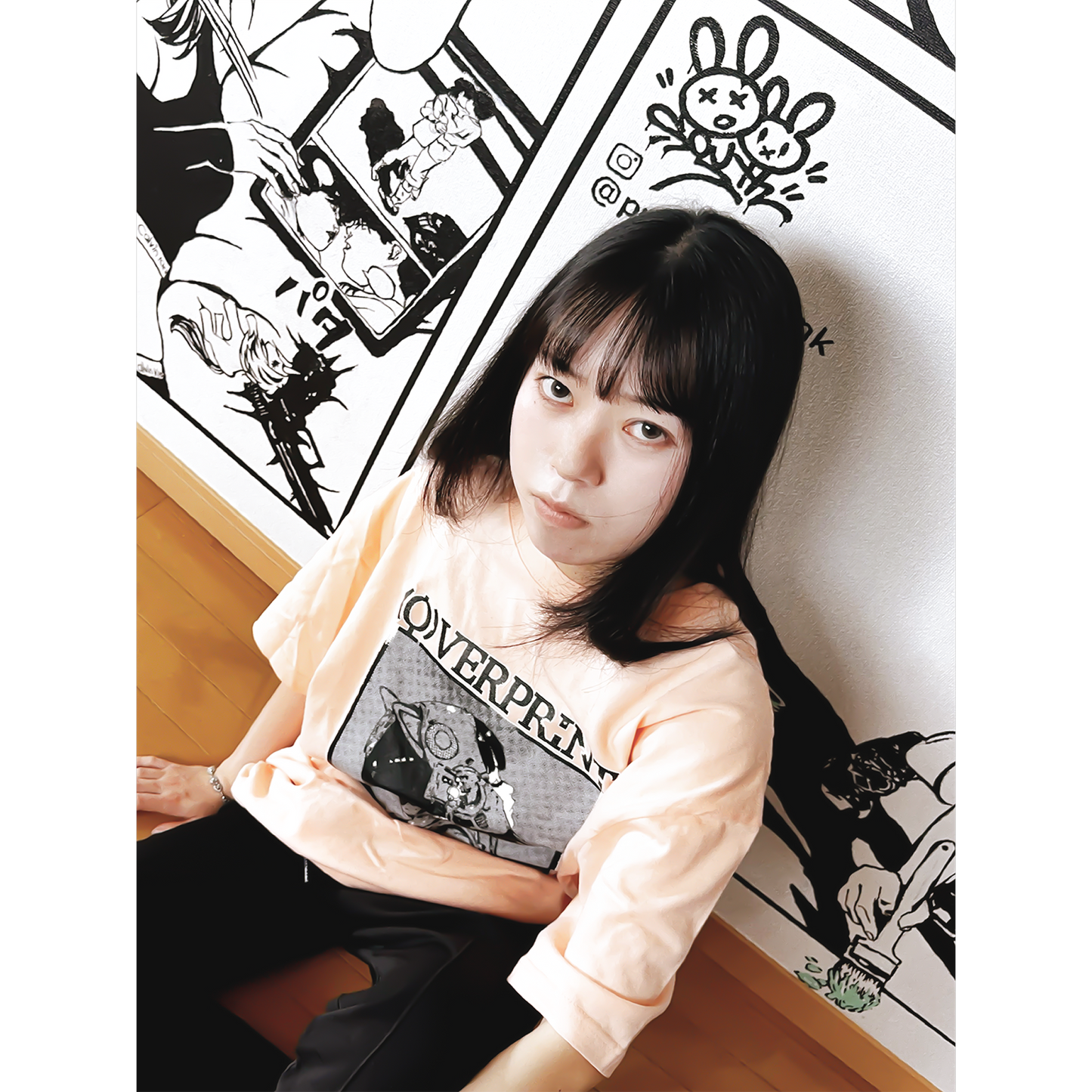 ぷるぷるパンク x overprint コラボTシャツ (BLACK/APRICOT)