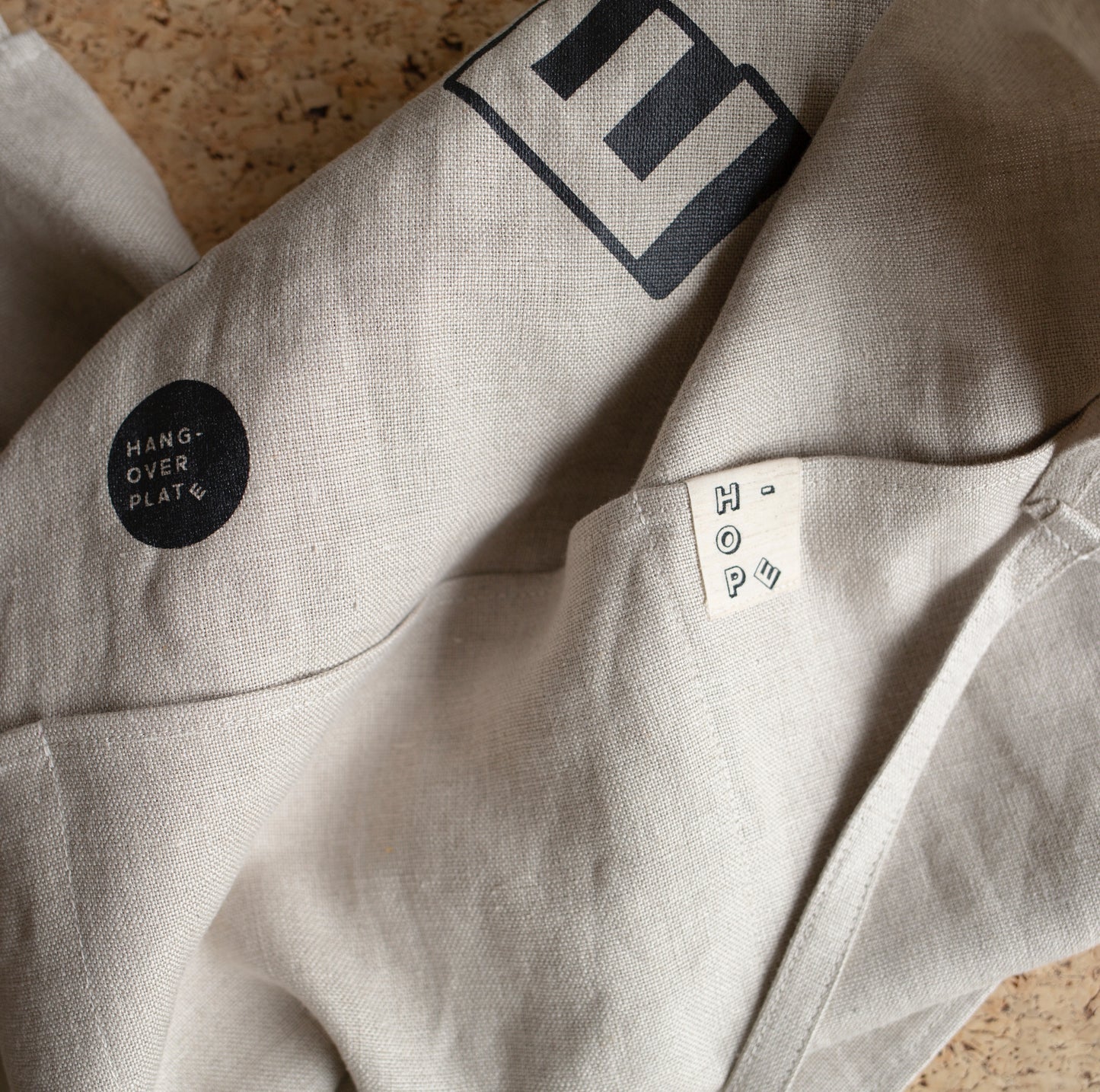 勝山の縫製工場に残された近江麻でちゃんと作った、エプロン。